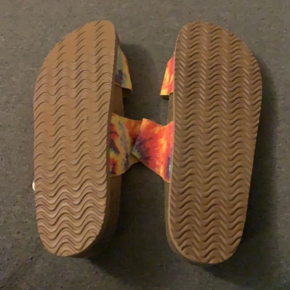 Tye Dye Slip ons Brand New - Picture 3 of 5